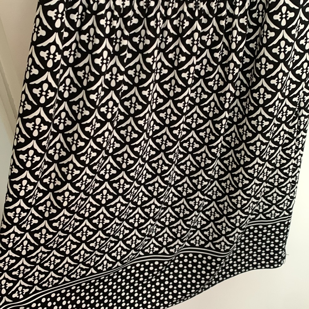 Max Studio / Size Large** - image 3